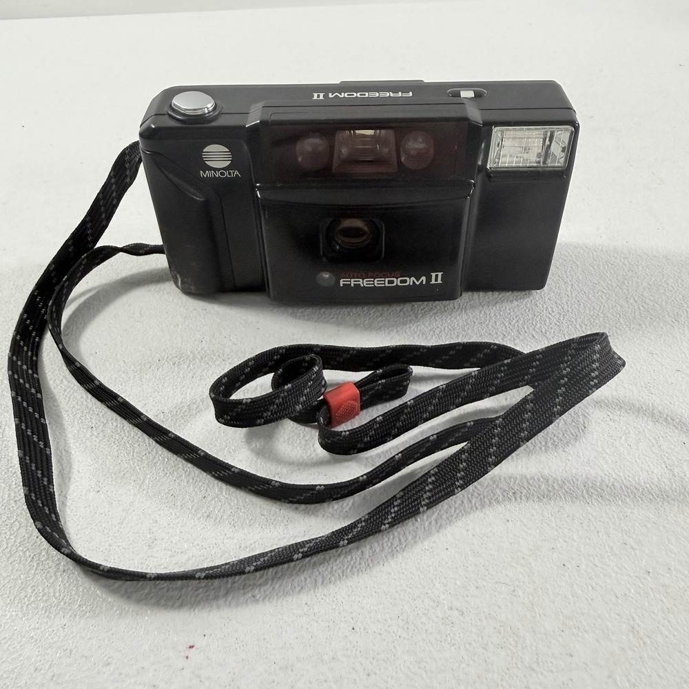 Minolta Freedom II 35mm Film Camera Point‎ Shoot AF Flash READ DESCRIPTION WORKS